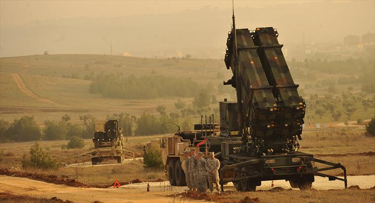 MIM-104 Patriot - U-s-service-members-stand-by-a-patriot-missile-battery-in-gaziantep-turkey.jpg