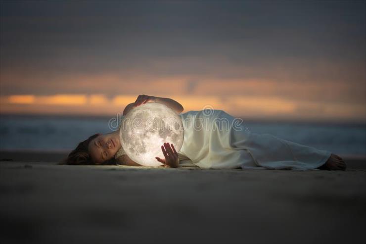 Ona i księżyc - astrology-secret-riddle-beautiful-attractive-girl-night-beach-sand-hugs-moon-art-photo-161307942.jpg
